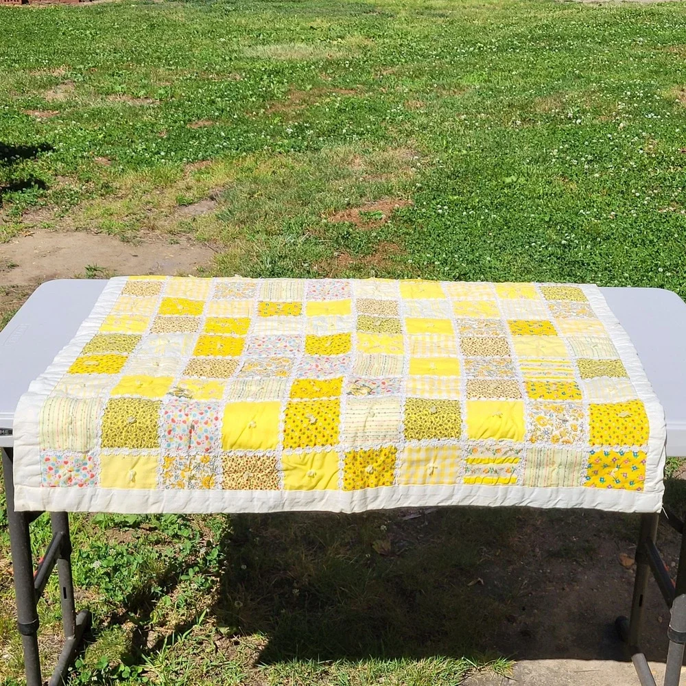 N/A cheerful yellow
